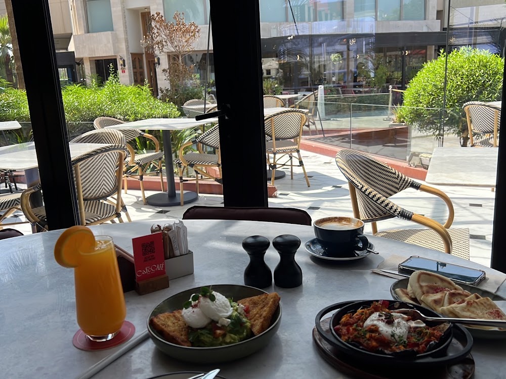 CaféCAFÉ