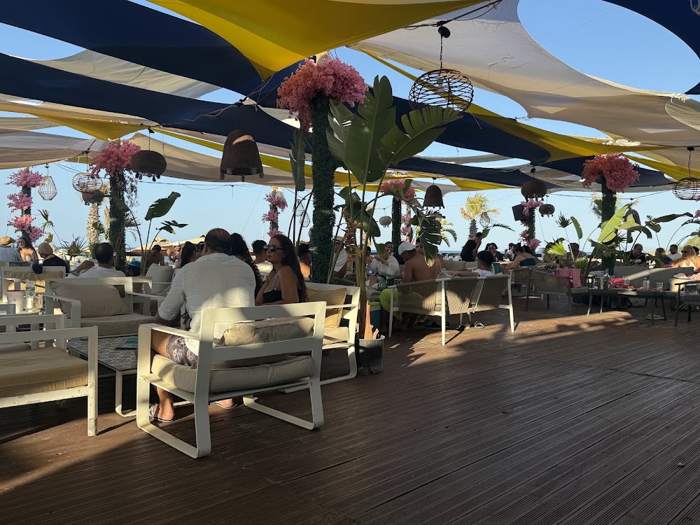 Blooming resto beach, Gammarth