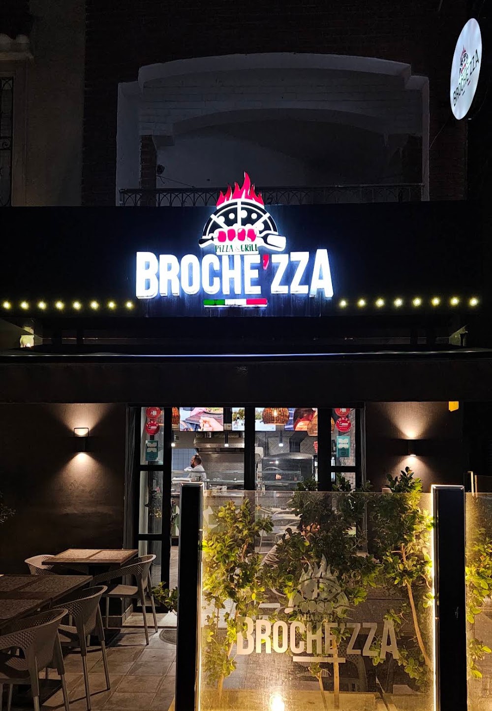 Broche'zza, Lac 1 et Lac 2