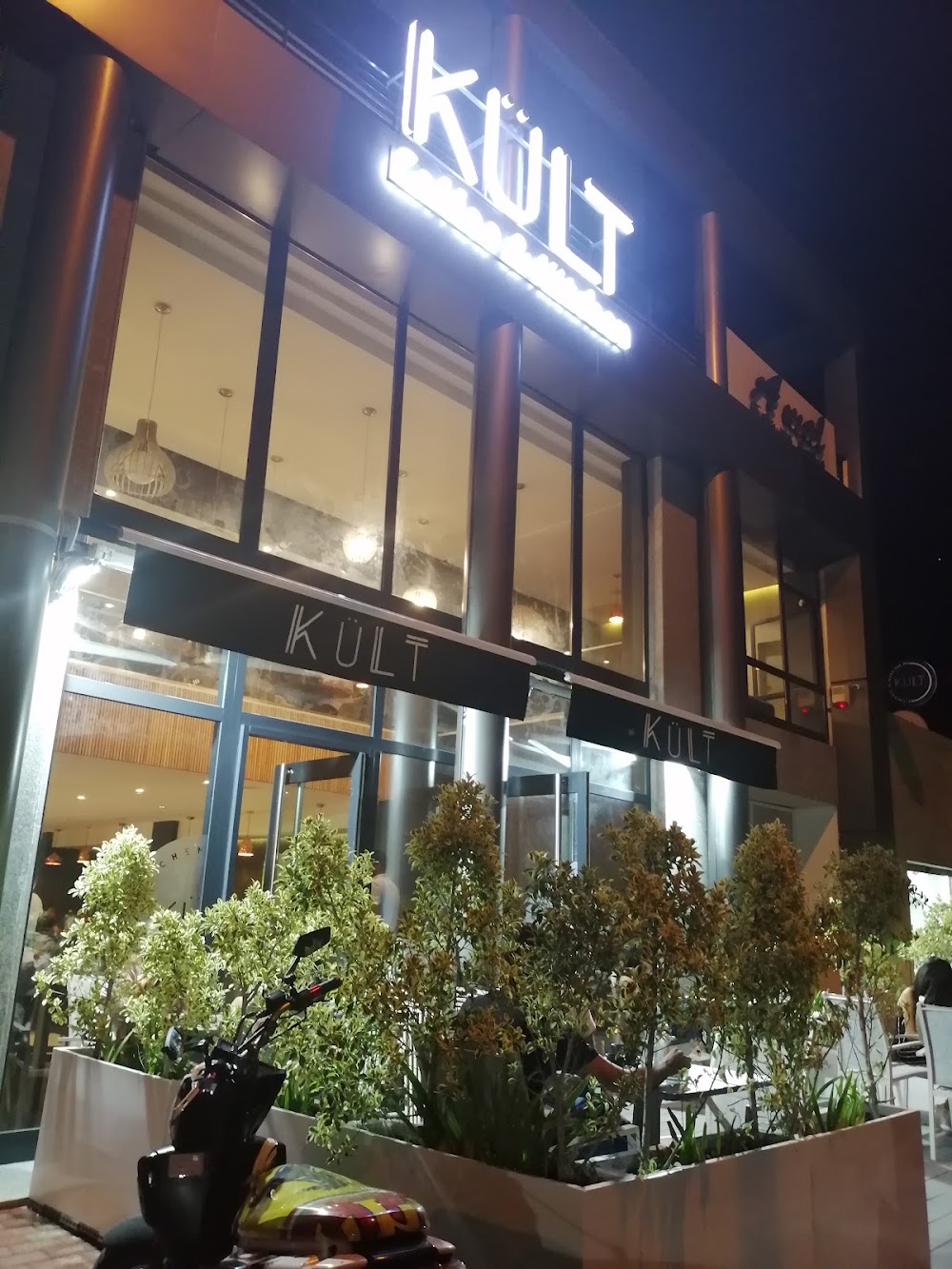 Cafe Kult, Mutuelleville