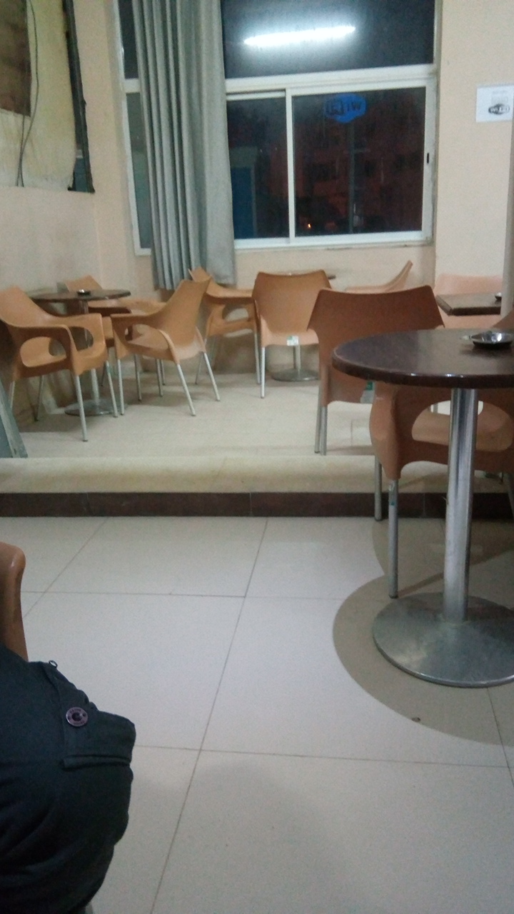 Dana Cafe, Ennasr