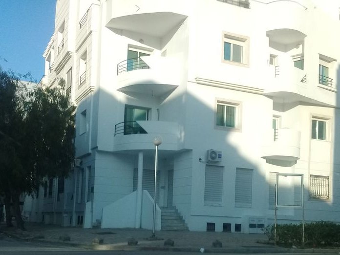 Issa's Kaftéji royale, Les Berges du Lac II