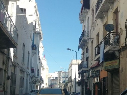 LE Robinson, Bab El Khadhra