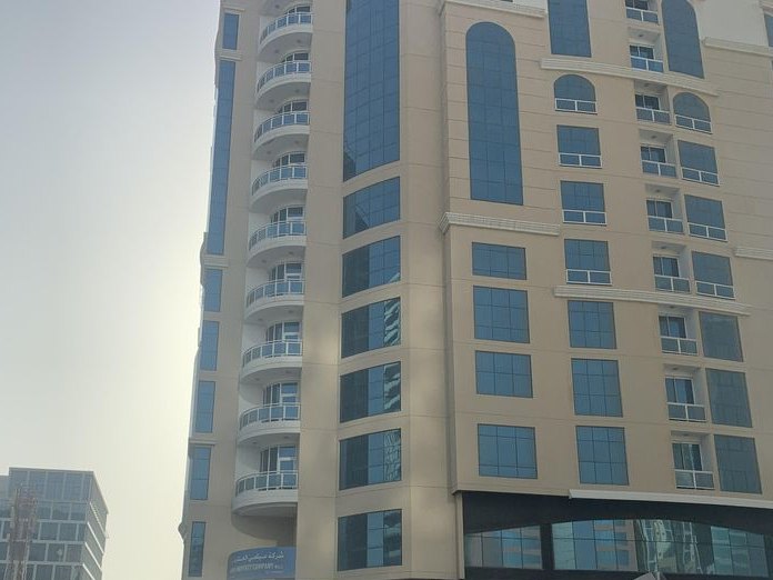 Caf Cafe, Seef