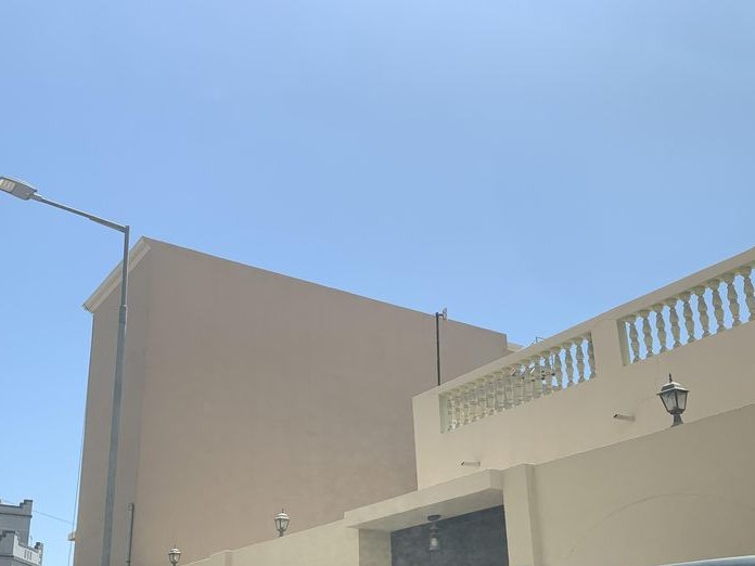 Thumbs Up, Riffa