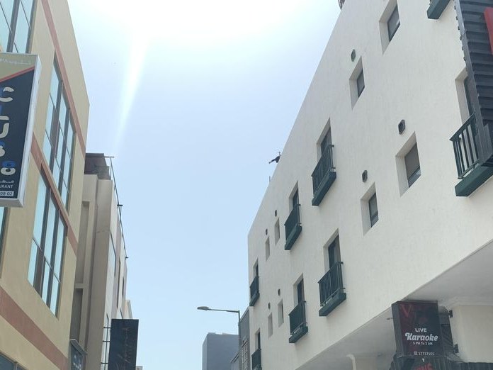 Vins Bistro and Lounge, Adliya
