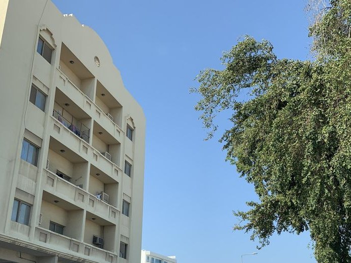 Al Meena Market, Um Al Hassam