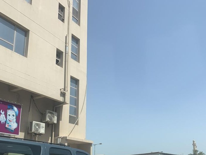 Nelly Broasted Oven, Al Kharijiya