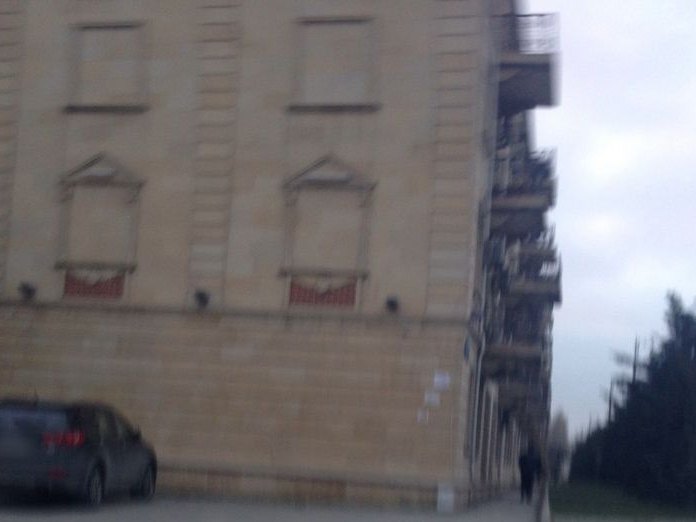 Sirr Cake House, Montin Qəsəbəsi