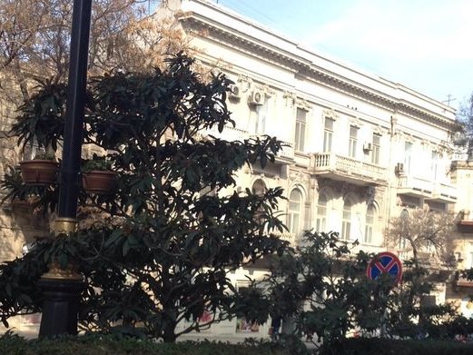 Ag Ciceyim, İçərişəhər & Fountains Square