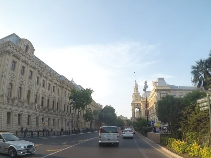 Milli.Az, İçərişəhər & Fountains Square
