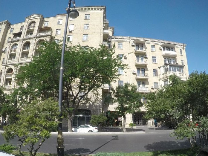 Sugar Daddy, Насиминский район