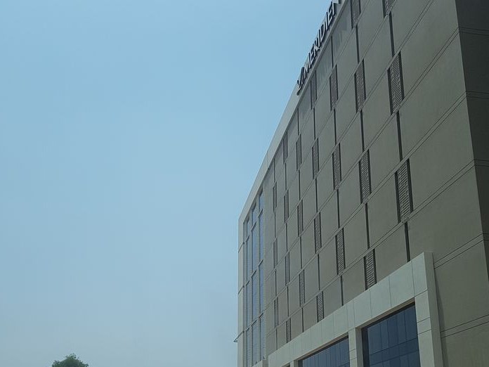 Aloft, Al Garhoud