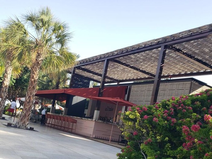 Neptune Pool & Bar, Bluewaters