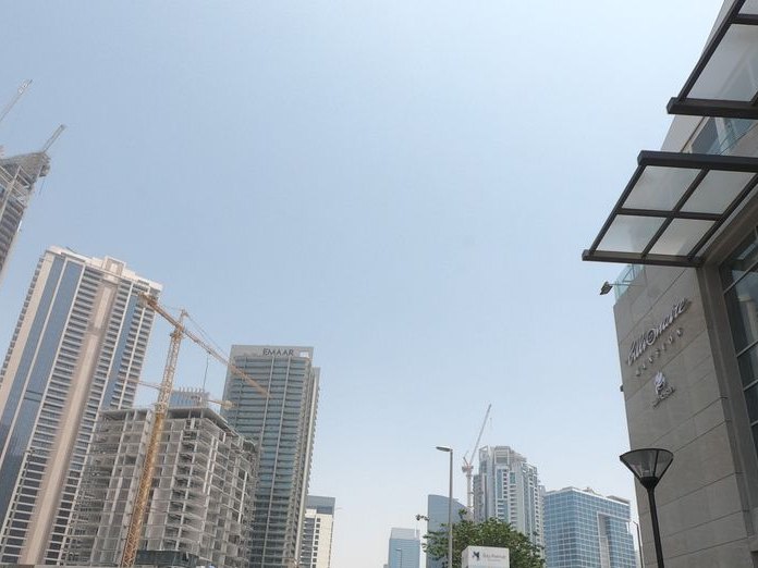 Miss Tess, Burj Khalifa