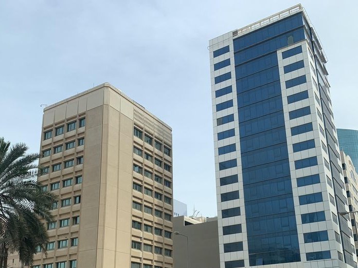 Brad Talk, Diplomatic Area