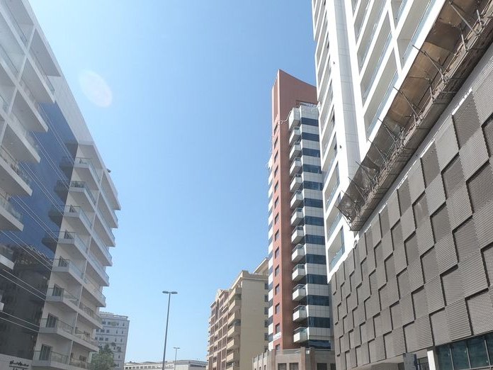 Farouj Fawaz, Al Barsha 1