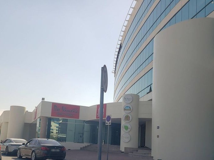 D70 Bar, Al Garhoud