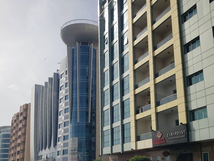 Zabardast, Al Mankhool