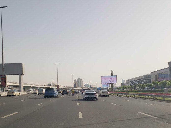 Two Seasons Hotel & Apartments, Umm Al Sheif