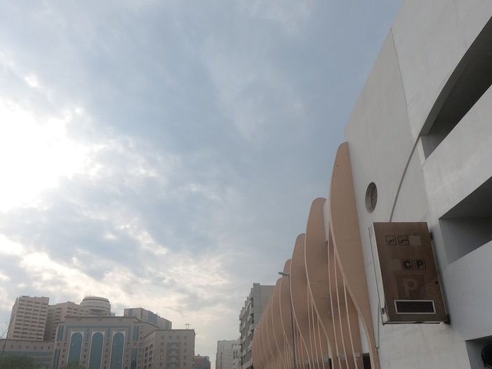 Tolstoy Library & Lounge Bar, Naif