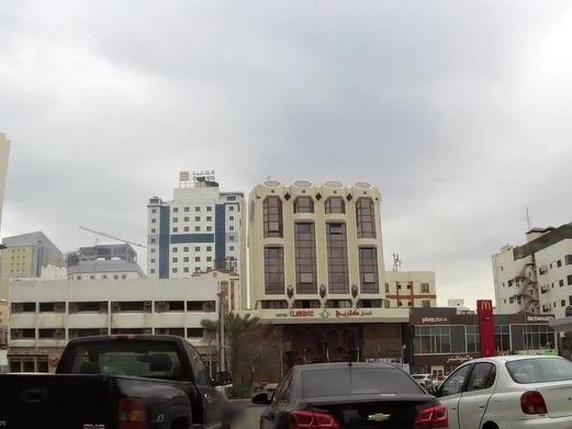 Metropolitan, Al Hoora