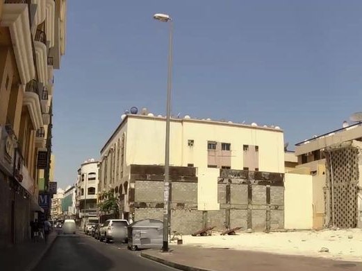 OYO 131 Golden Square Hotel Apartments, Naif