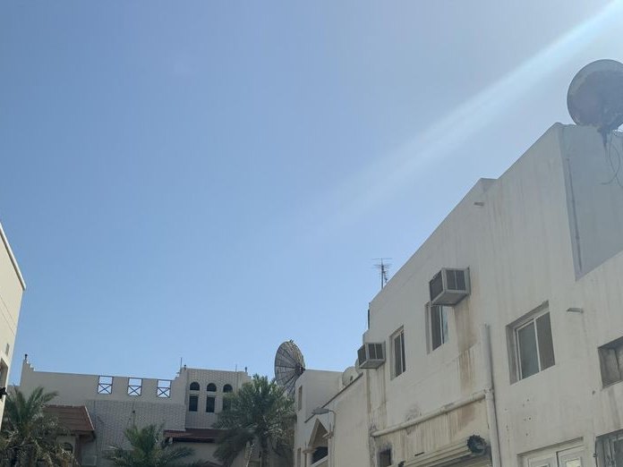 Roses Village Beauty Salon, Halat Al-Sletah