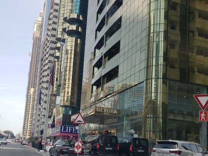 Rotana,,LONG BAR, Sheikh Zayed Road