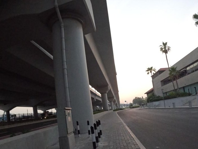 Al Dawar Hyatt Regency, Al Corniche