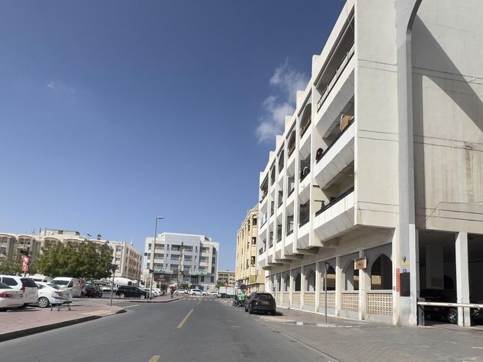 Jones The Grocer, Karama