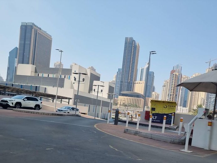 Hoxton Bar and Urban Eatery, JLT cluster Q