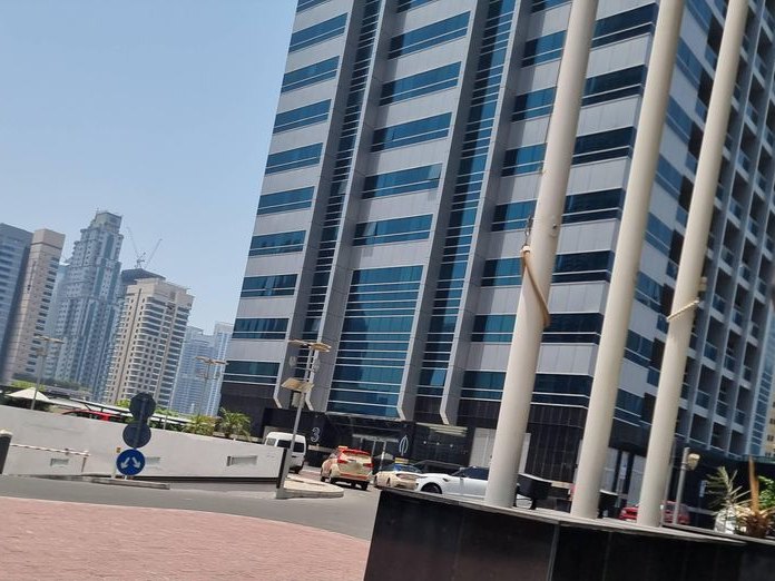 Yerevan Cafe, JLT cluster Q
