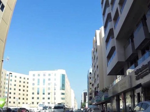 Zodiac Club, Mina Bazaar