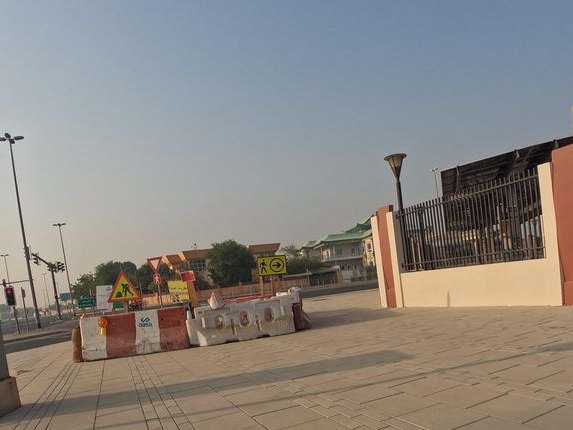 Almagnoun, Al Barsha