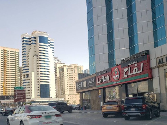 Fun fruit cafe, Al Taawun