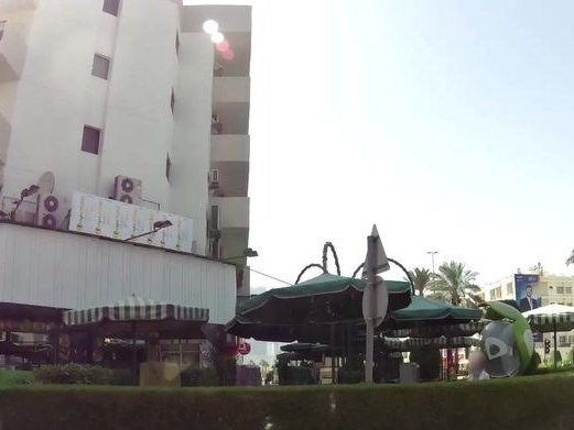 Hollywood men Saloon, Al Hudaiba