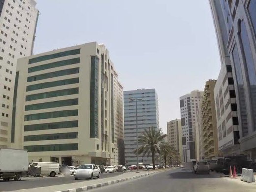 Luluat Beirut Beauty Saloon, Al Khan