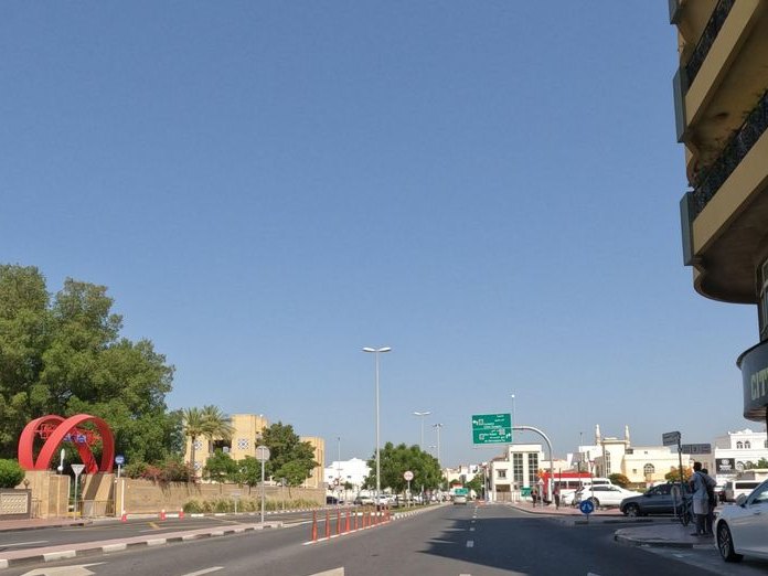 Metro-Dubai Mall Walkway, Al Bada'a