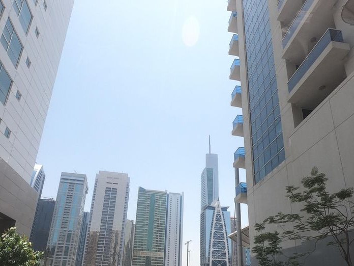 Cross Borders Art Gallery, Jumeirah Lakes Towers