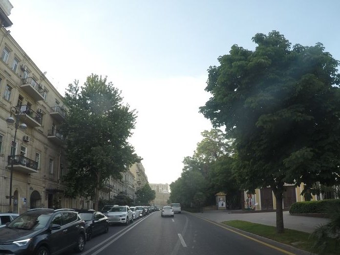Mezze, İçərişəhər & Fountains Square
