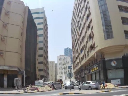 Lareen Sweets, Al Majaz