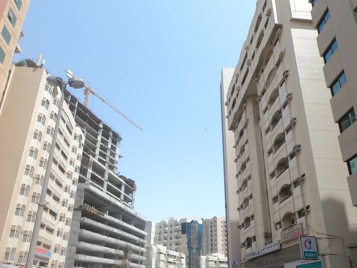 Shabab Al Youm Saloon, Al Majaz