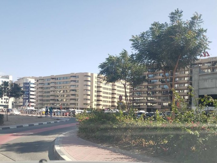 London Crown Tower, Al Mankhool
