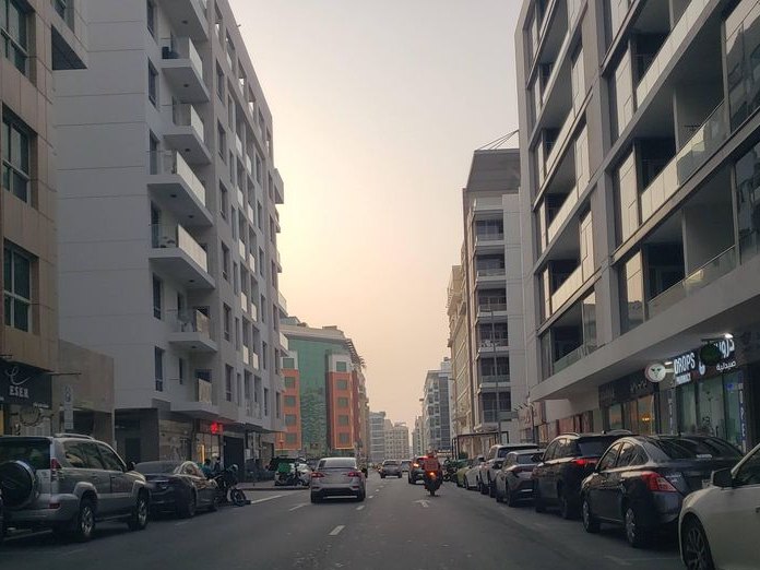 Lady Mauve, Al Barsha 1