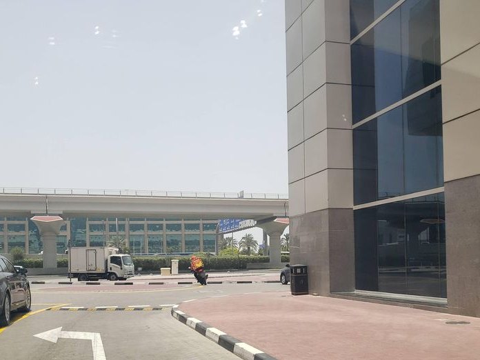 The Box Men's Outfit, Al Wasl
