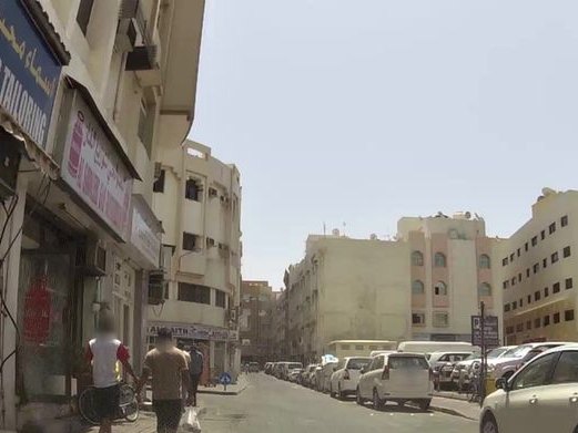 Yazgentsalon, Naif