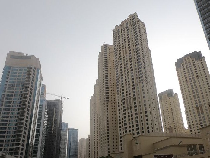 800 Degrees, JLT cluster Q