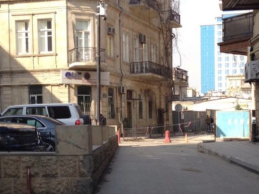 Üç ayı, Насиминский район