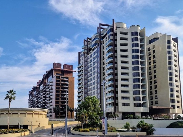 Kris Kros Lebanon, Nakhlat Jumeira